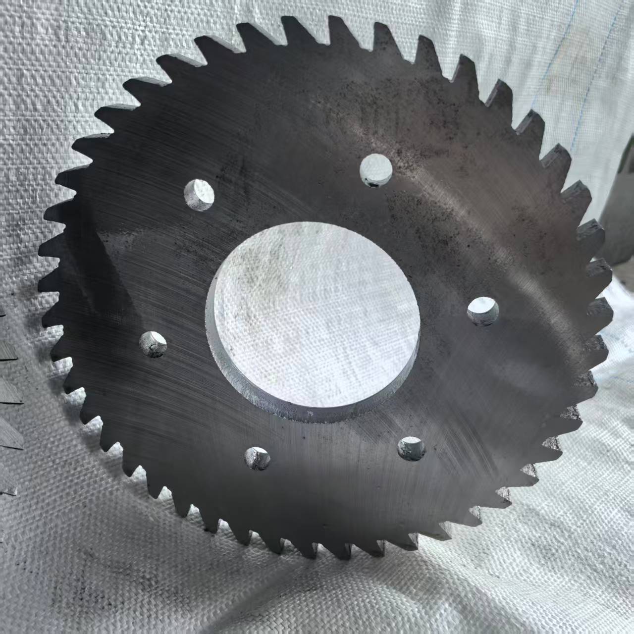 Wie haben die optimierten Crackerklingen von Xinzhe Tools das Vertrauen südostasiatischer Gummirecycler gewonnen?